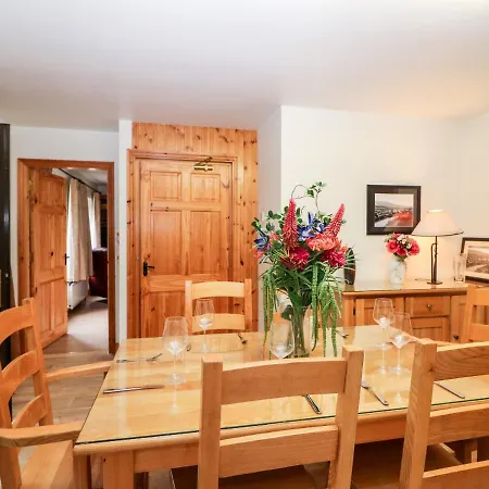 1 The Courtyard بيت للعطل *