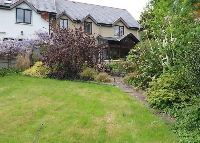 1 The Courtyard Hébergement de vacances *