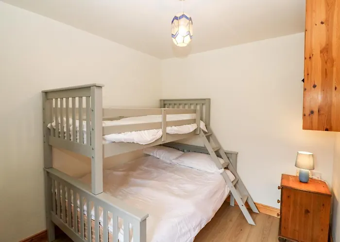 1 The Courtyard * Durrus